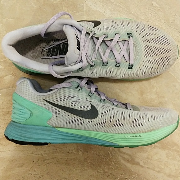 Nike Shoes - Nike lunarglide 6 running shoes ,color lilacs